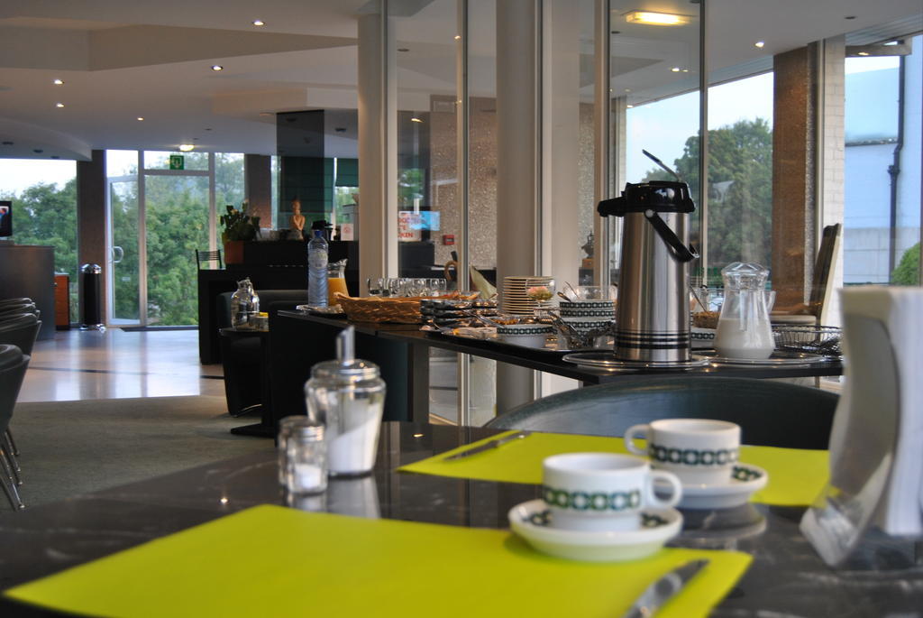 Greenpark Hotel Sint-Pieters-Leeuw ภายนอก รูปภาพ